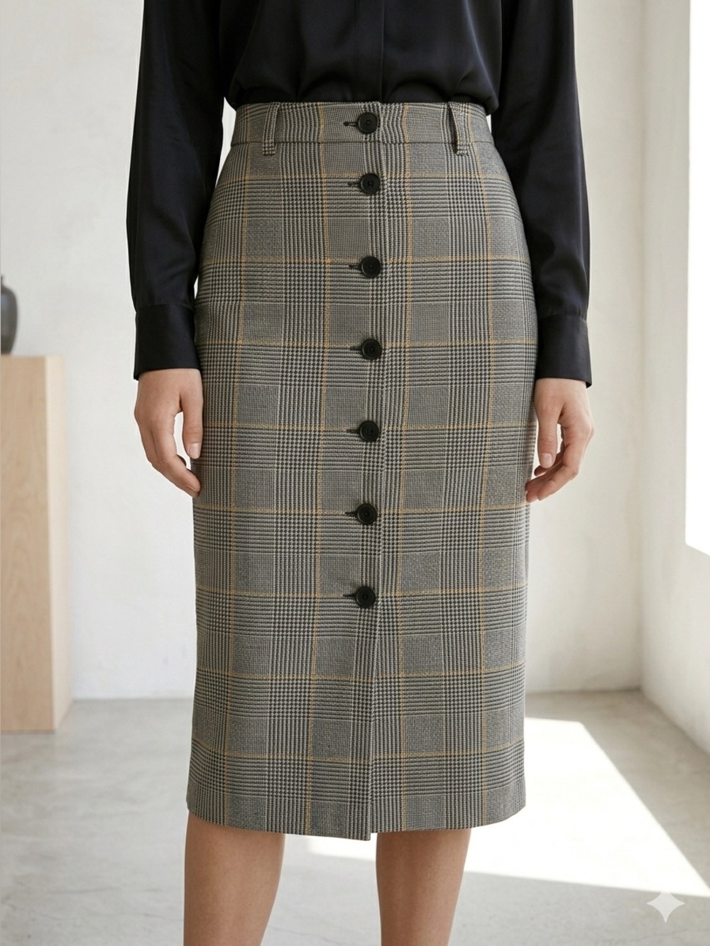 Aritzia Wilfred black & white plaid Leona midi pencil skirt - size 4 (Small)